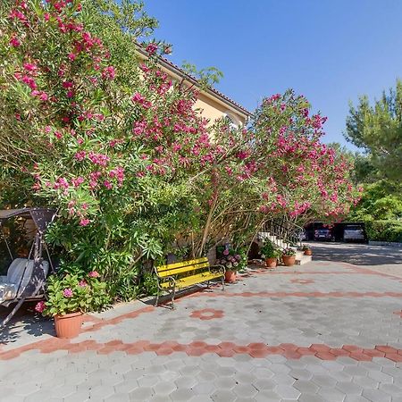 Apartmani Mavrinac Нерезине Экстерьер фото